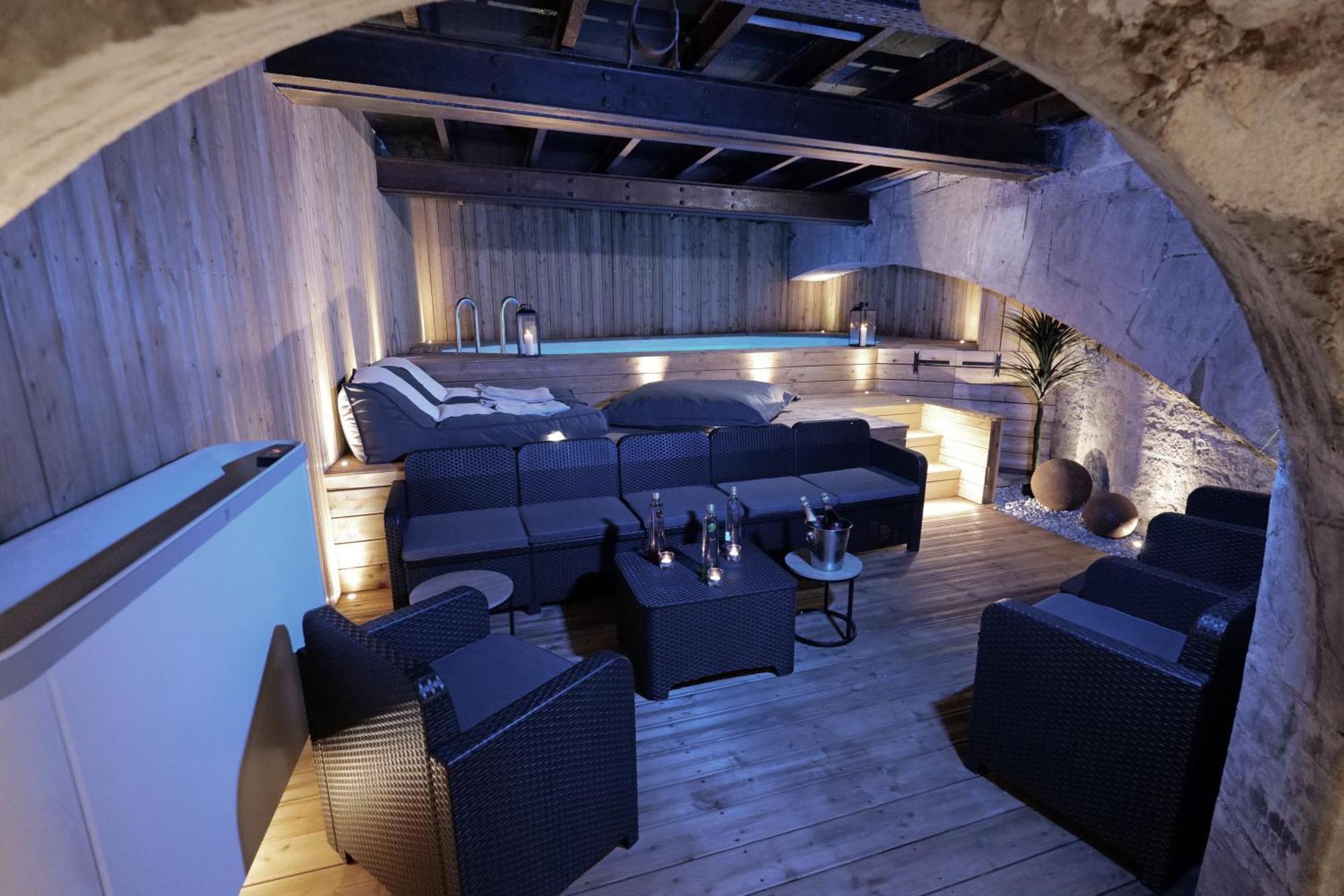 Bali Suite Besançon Zewnętrze zdjęcie