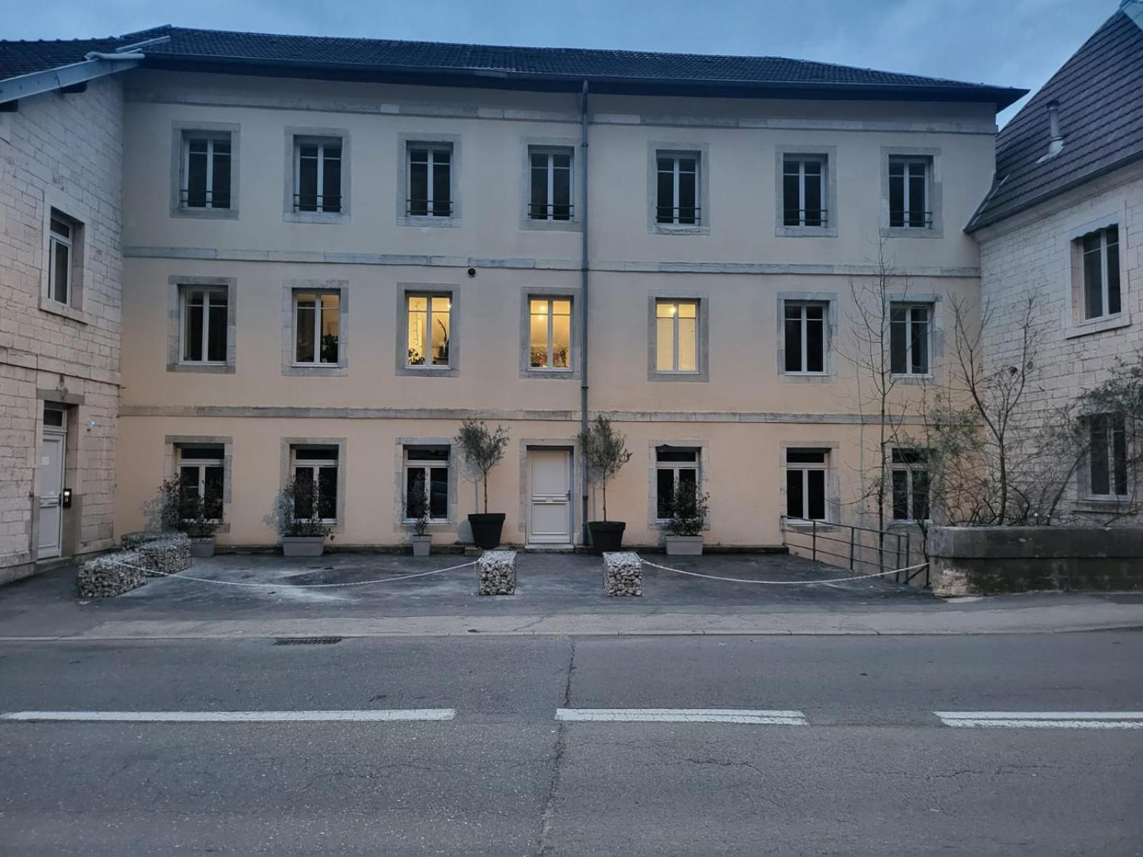 Bali Suite Besançon Zewnętrze zdjęcie